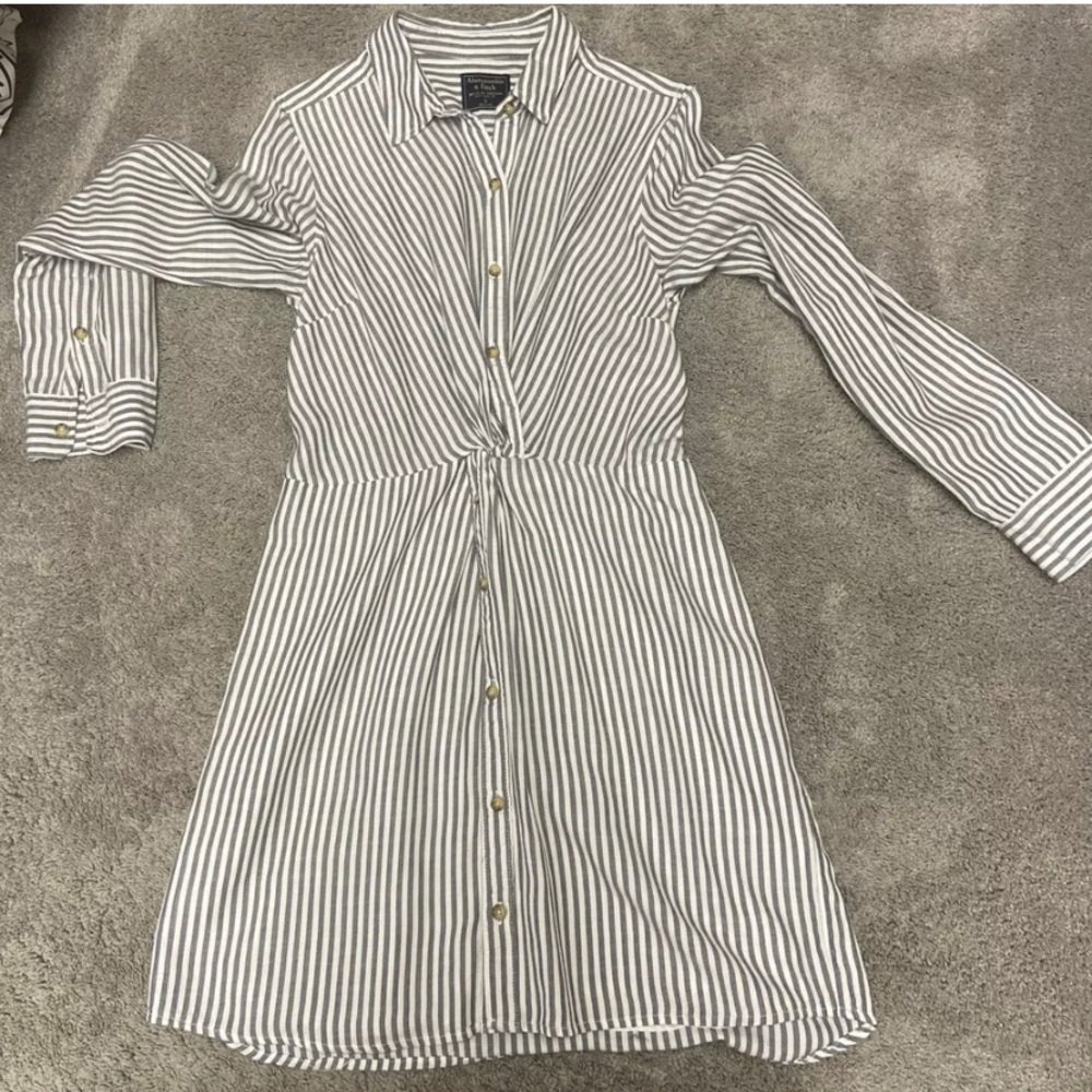 Abercrombie & Fitch Grey Button Down Shirt Dress S